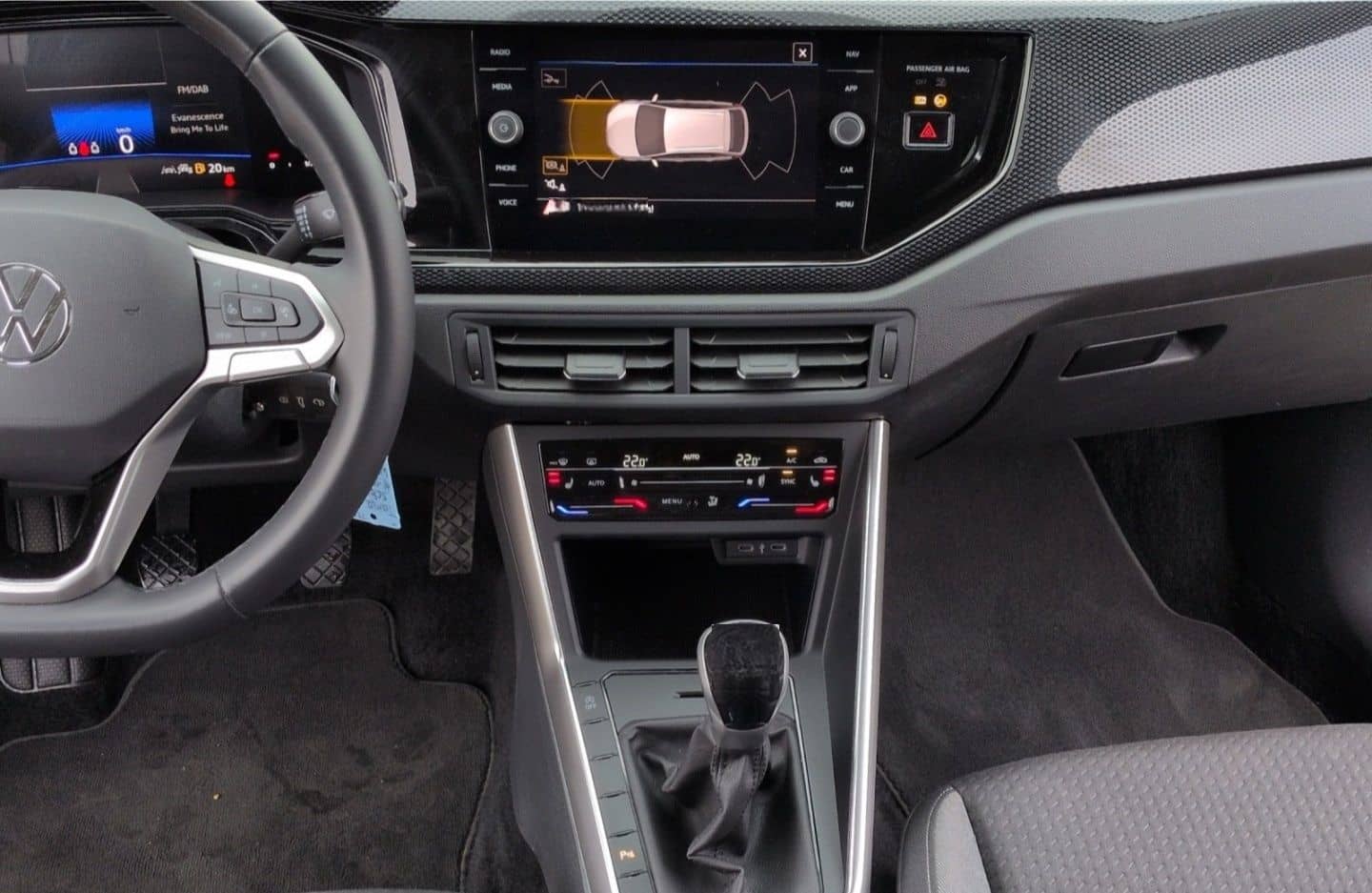 Volkswagen Taigo Life 1.0TSI*AHK Navi LED digCock R-Kam SHZ foto 7