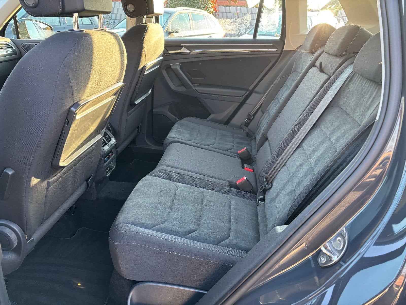 Volkswagen TIGUAN HIGHLINE LED/AHK/NAVI/KLIMAAUTOM./SITZH. foto 14