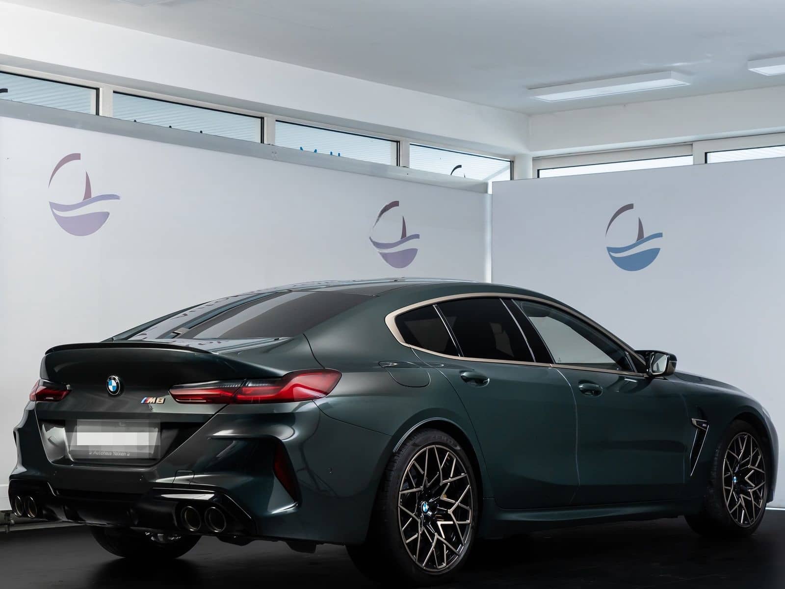 BMW M8 Competition *CARBON*KERAMIK*NIGHT*B&W*LASER foto 4