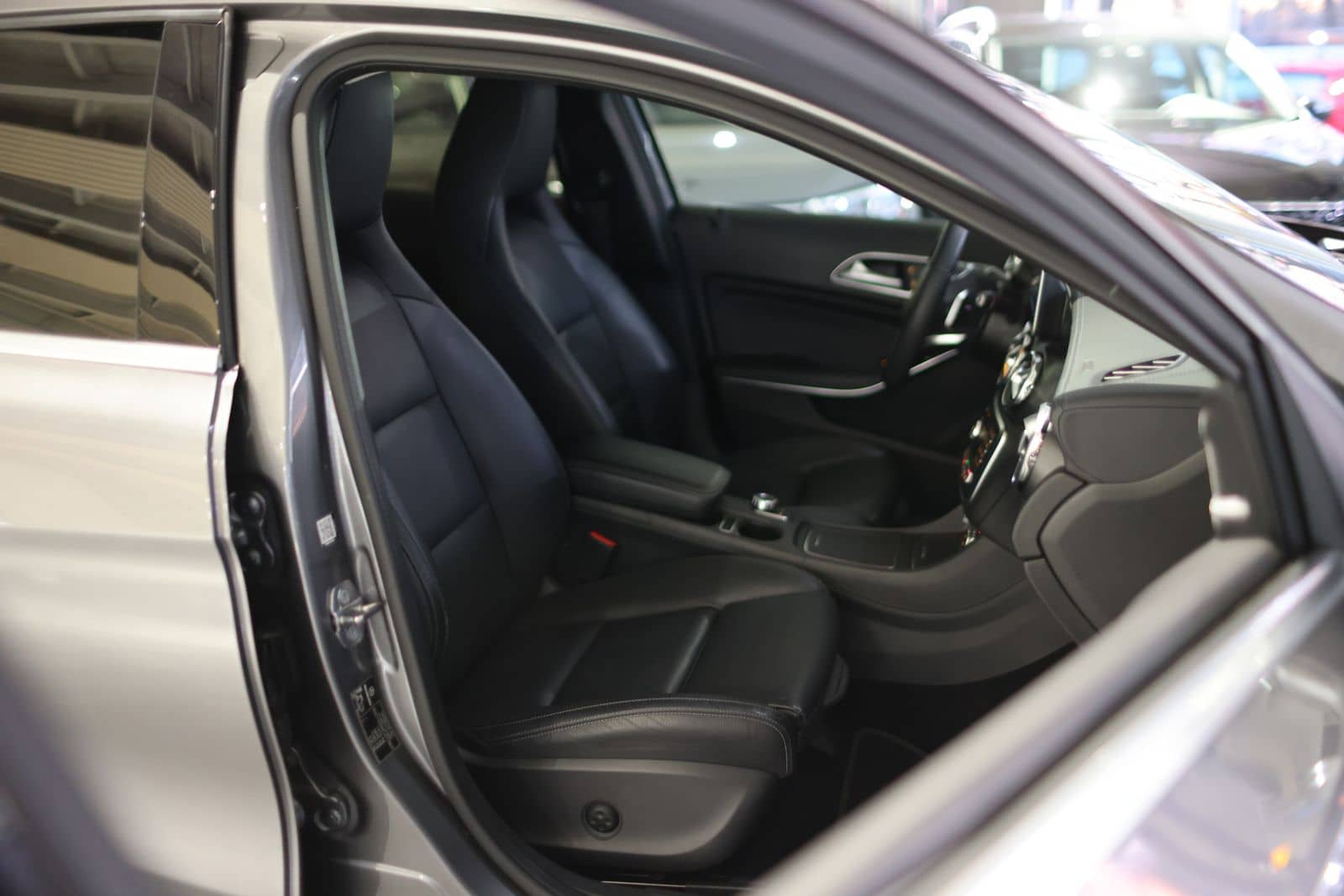 Mercedes-Benz GLA 250 AMG-LINE DISTRONIC / 360°-KAMERA foto 12