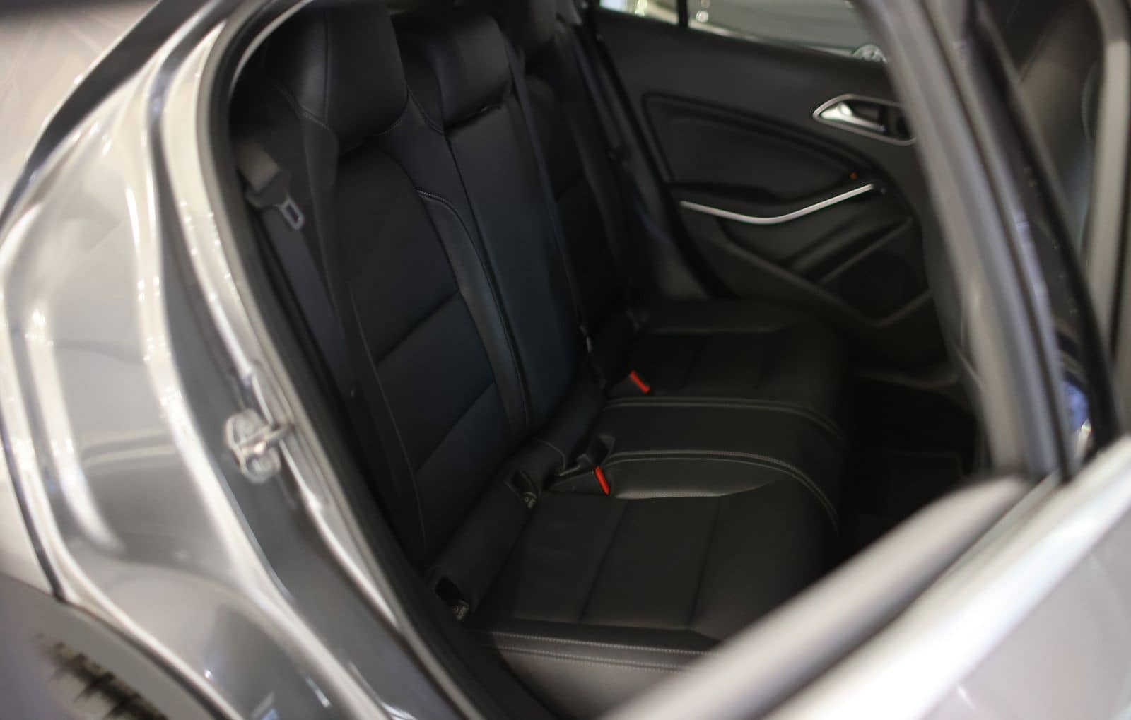 Mercedes-Benz GLA 250 AMG-LINE DISTRONIC / 360°-KAMERA foto 13