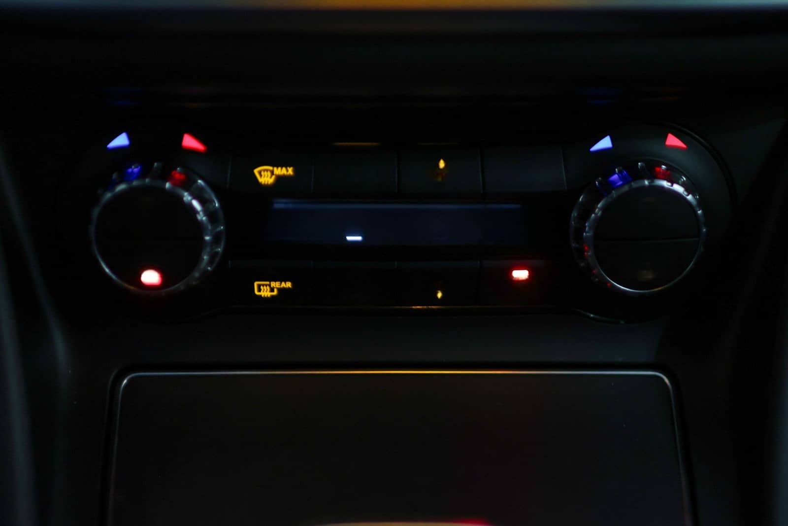 Mercedes-Benz GLA 250 AMG-LINE DISTRONIC / 360°-KAMERA foto 18