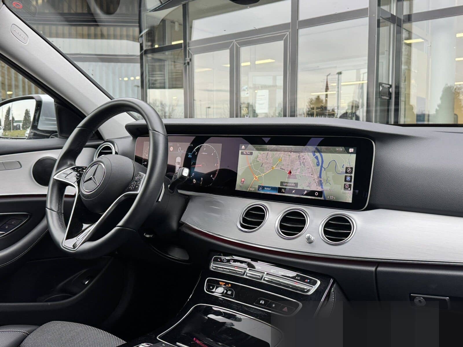 Mercedes-Benz E 220 d T-Modell AVANTGARDE+Navi+LEDAutom./Klima foto 10