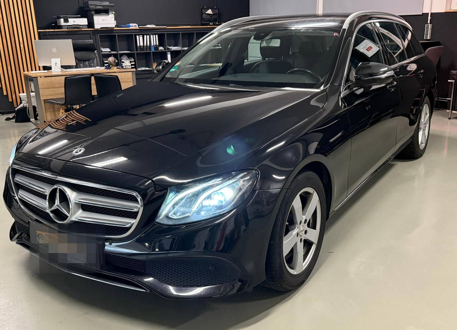 Mercedes-Benz E 220d Avantgarde AHK LED CAM NAVI foto 1