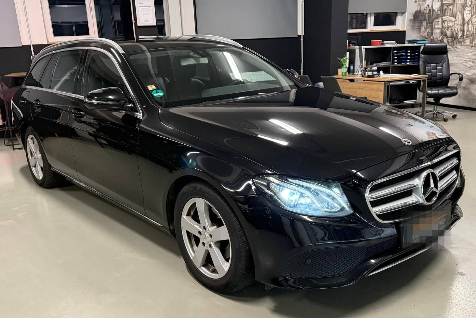 Mercedes-Benz E 220d Avantgarde AHK LED CAM NAVI foto 3