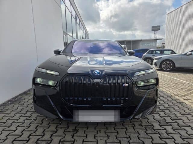 BMW M760 e xDrive Limousine Luftfederung AD Niveau N foto 3