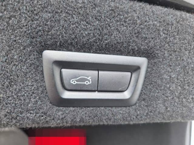 BMW M760 e xDrive Limousine Luftfederung AD Niveau N foto 24