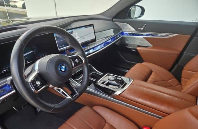 BMW M760 e xDrive Limousine Luftfederung AD Niveau N foto 7
