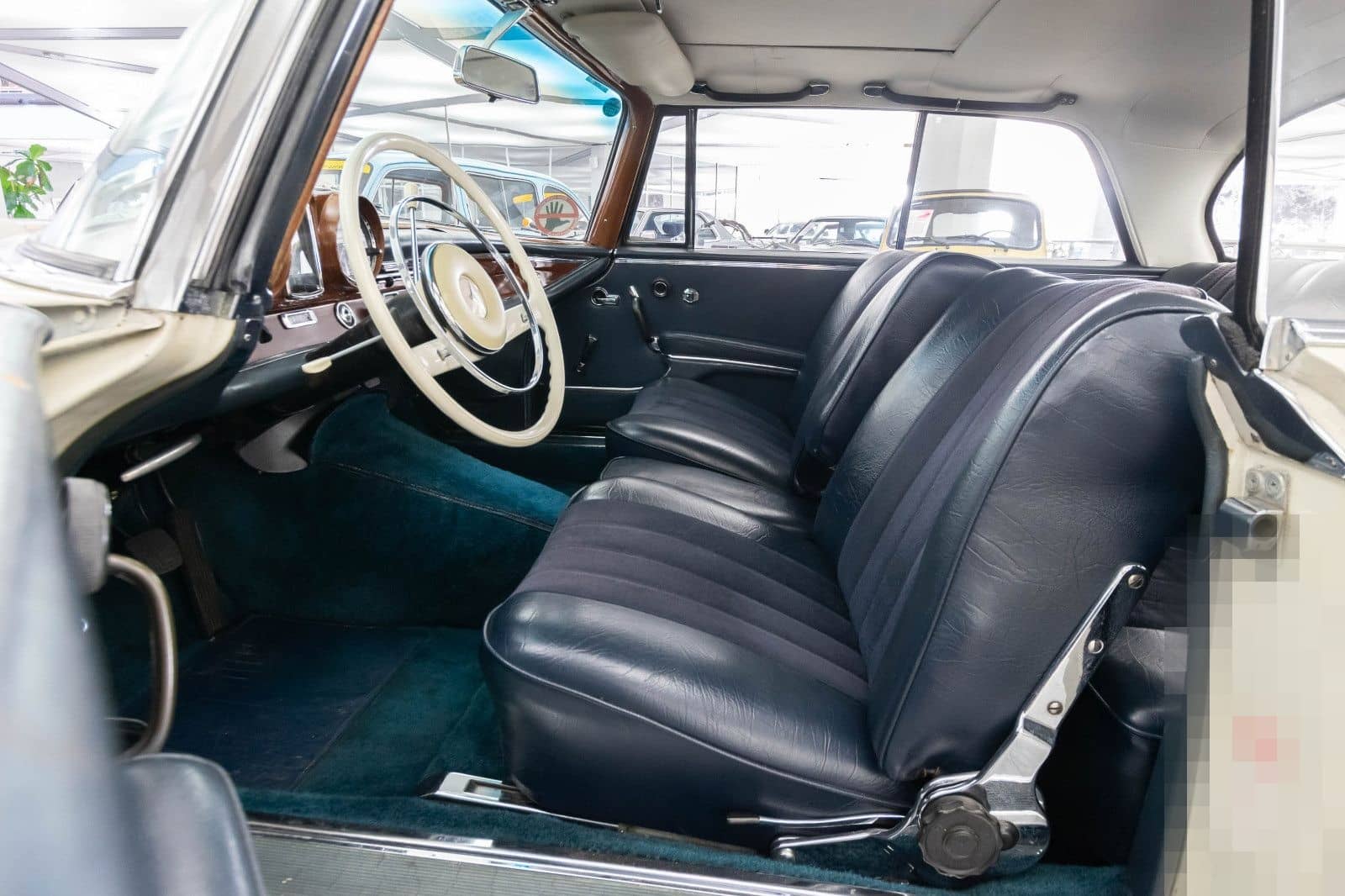 Mercedes-Benz 220 foto 20