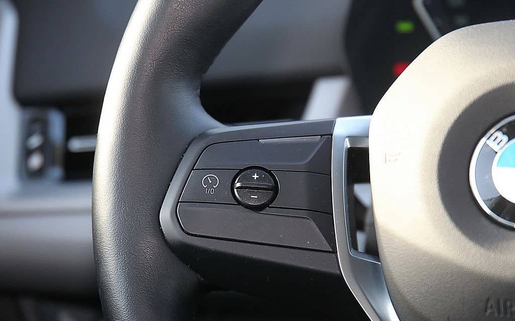 BMW X2 sDrive 20i MHD STEPTRONIC NAVI AHK KAMERA LED foto 14