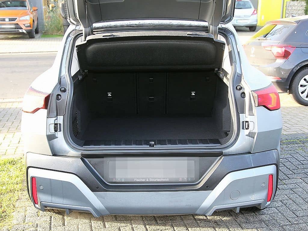 BMW X2 sDrive 20i MHD STEPTRONIC NAVI AHK KAMERA LED foto 9