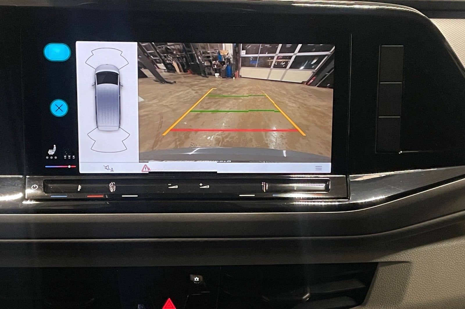 Volkswagen T7 Multivan Basis LED QI SHZ MFL Navi DAB foto 19