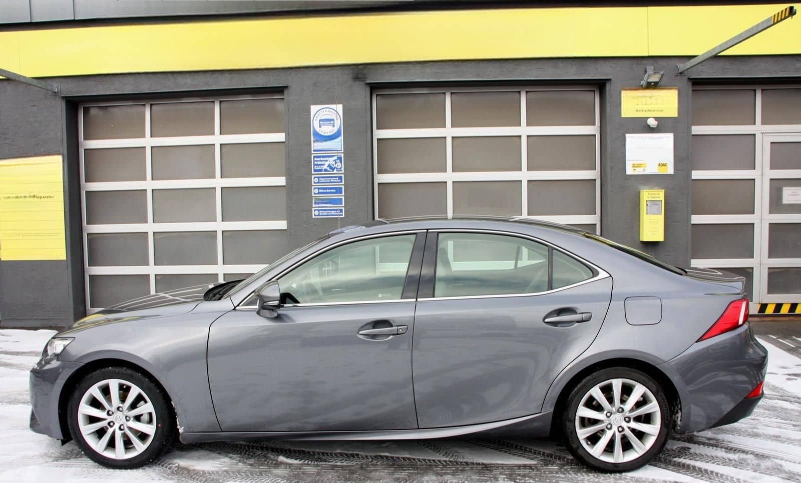 Lexus IS 250 2.5 V6 Executive Line 1. Hand TÜV neu foto 1