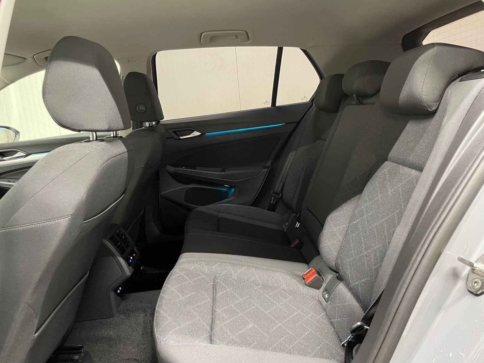 Volkswagen Golf VIII Life 1.0 eTSI DSG RFK NAVI ACC SHZ foto 21