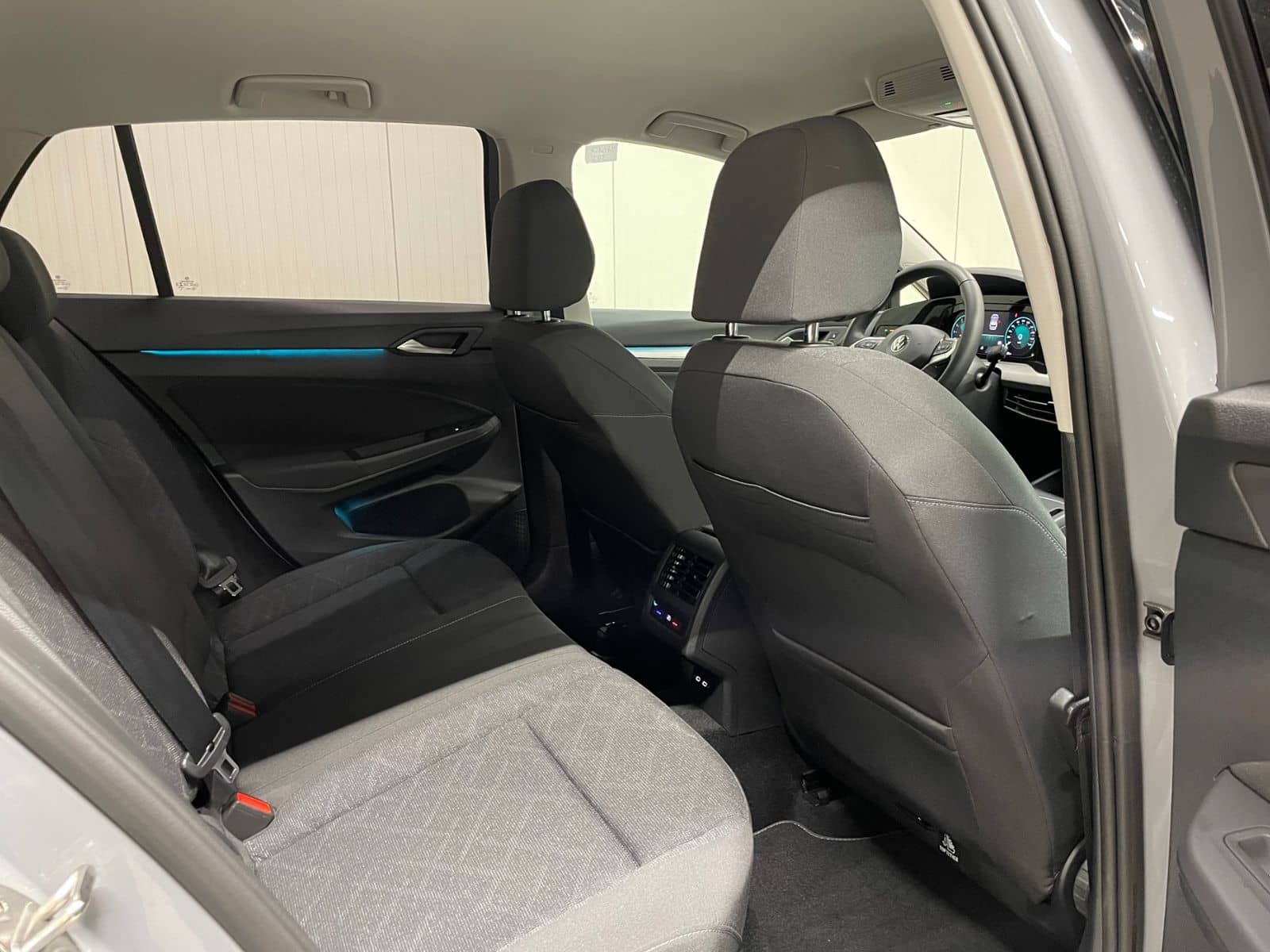 Volkswagen Golf VIII Life 1.0 eTSI DSG RFK NAVI ACC SHZ foto 24