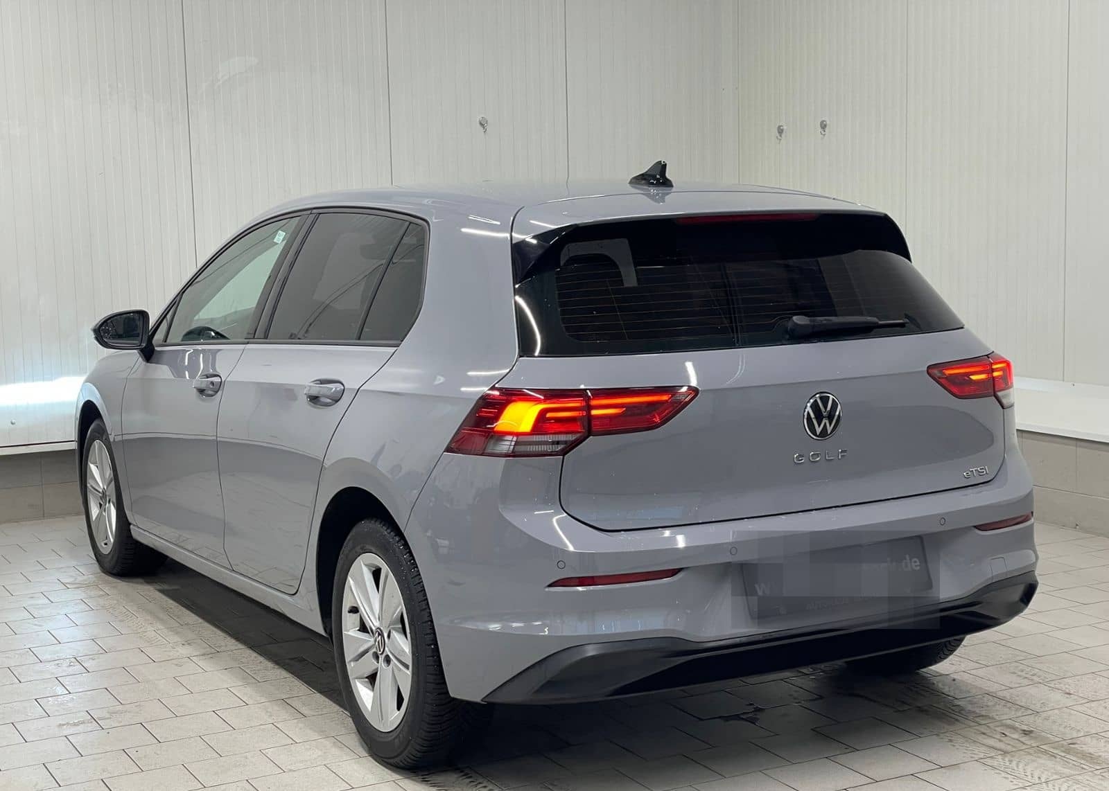 Volkswagen Golf VIII Life 1.0 eTSI DSG RFK NAVI ACC SHZ foto 4