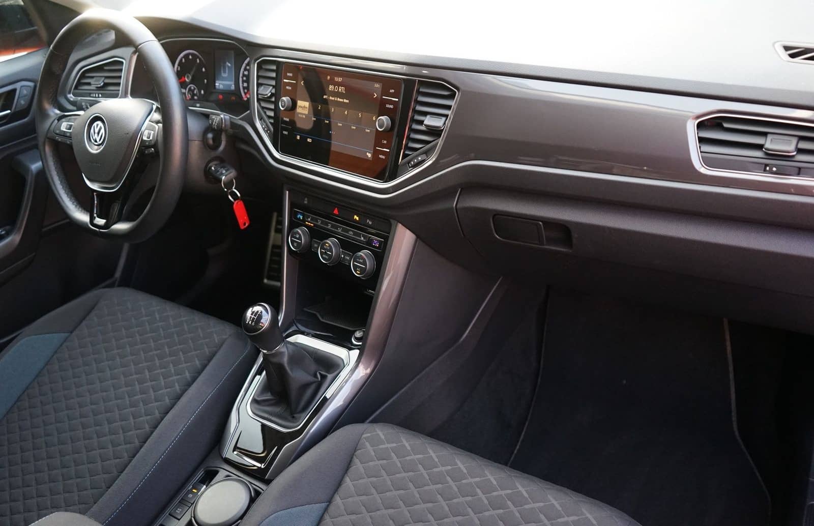 Volkswagen T-Roc 1.5 TSI IQ.DRIVE Sitzheizung Kamera PDC foto 5