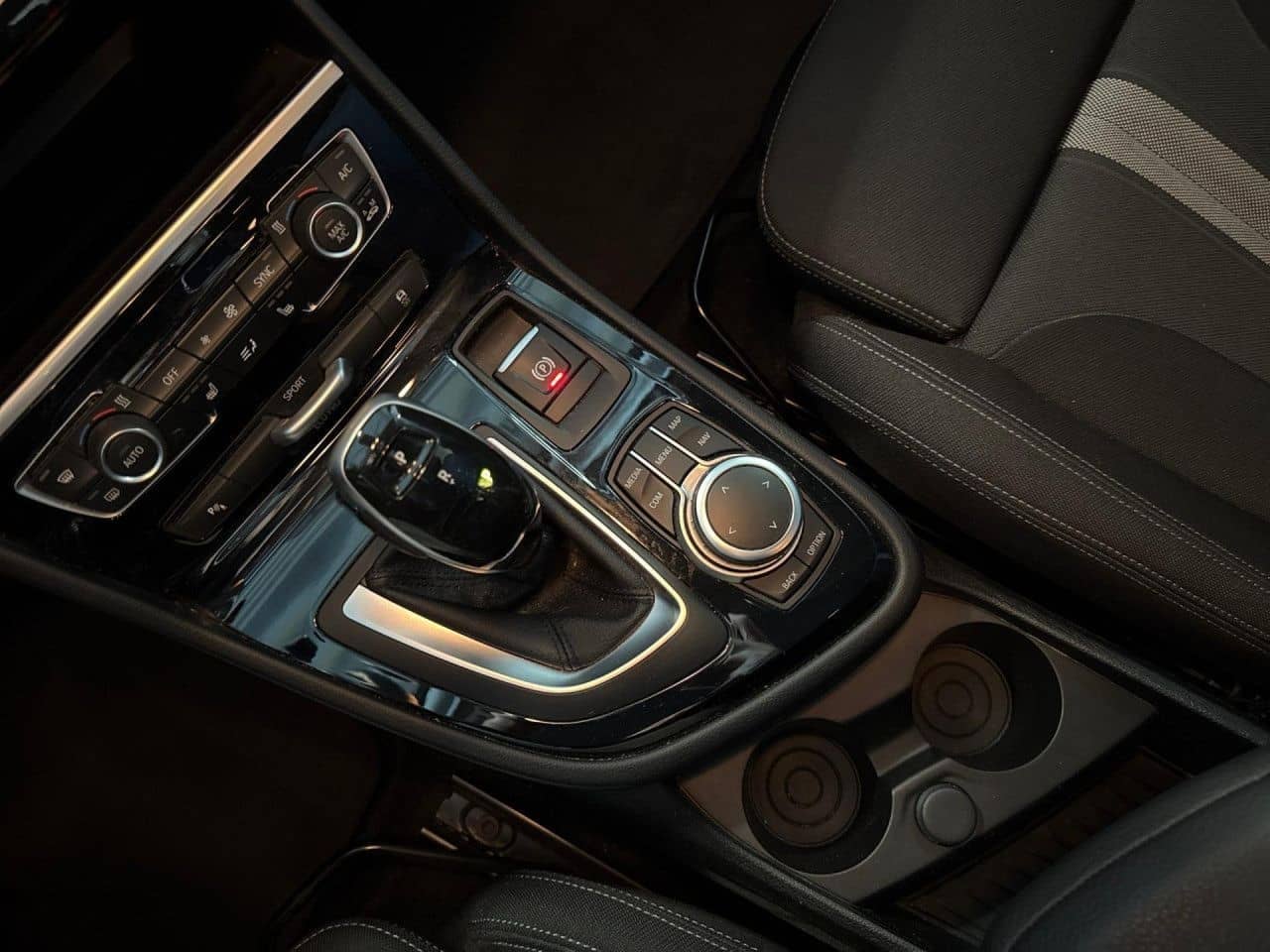 BMW 220d Gran Tourer Advantage Nav LED DrAs PaAs SHZ foto 15