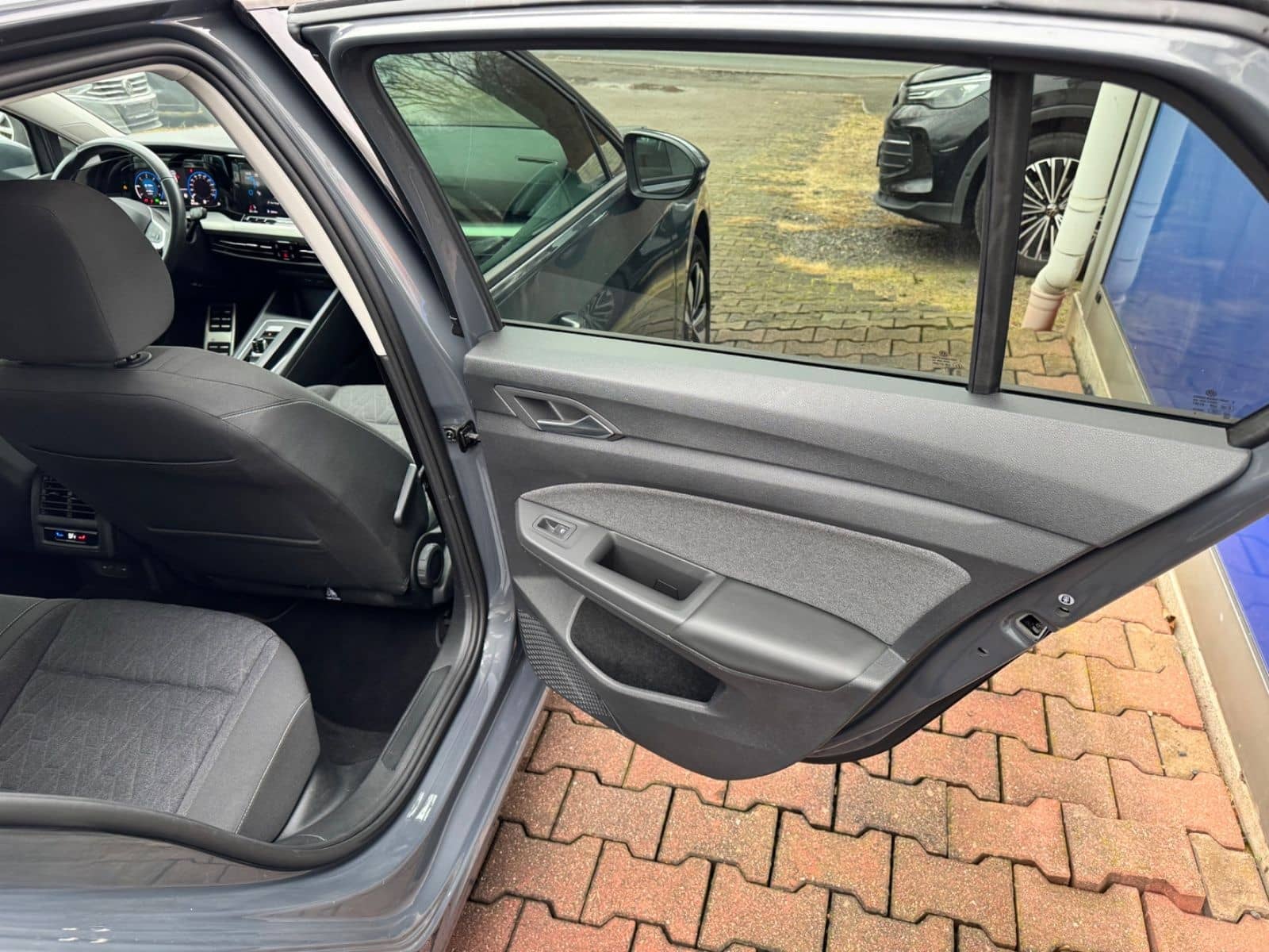 Volkswagen Golf VIII Lim MOVE*LED*KAMERA*StHz*NANI* foto 17