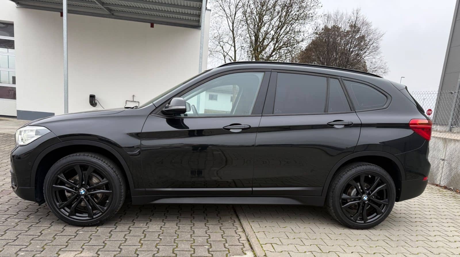 BMW X1 xDrive 18 d Advantage LED*NAVI*AUT*KLIMAAUT* foto 2