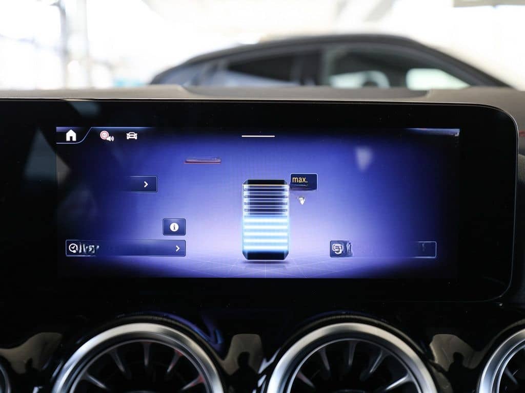 Mercedes-Benz EQA 300 4M AMG Sport Advanced LED Navi Kamera Sp foto 14