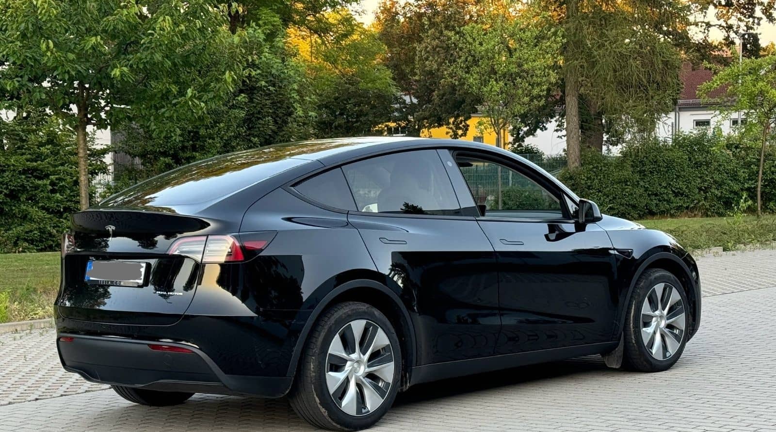 Tesla Model Y Long Range Dual Motor AWD foto 11