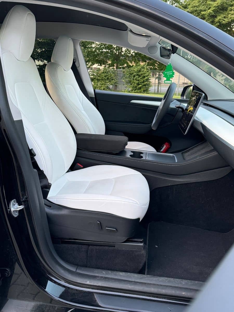 Tesla Model Y Long Range Dual Motor AWD foto 13