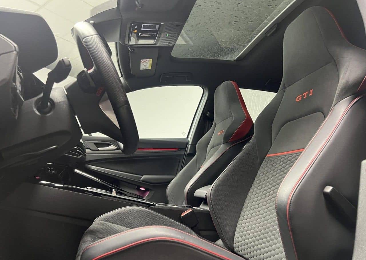 Volkswagen Golf VIII GTI Clubsport 2.0 TSI DSG Klima Navi foto 9