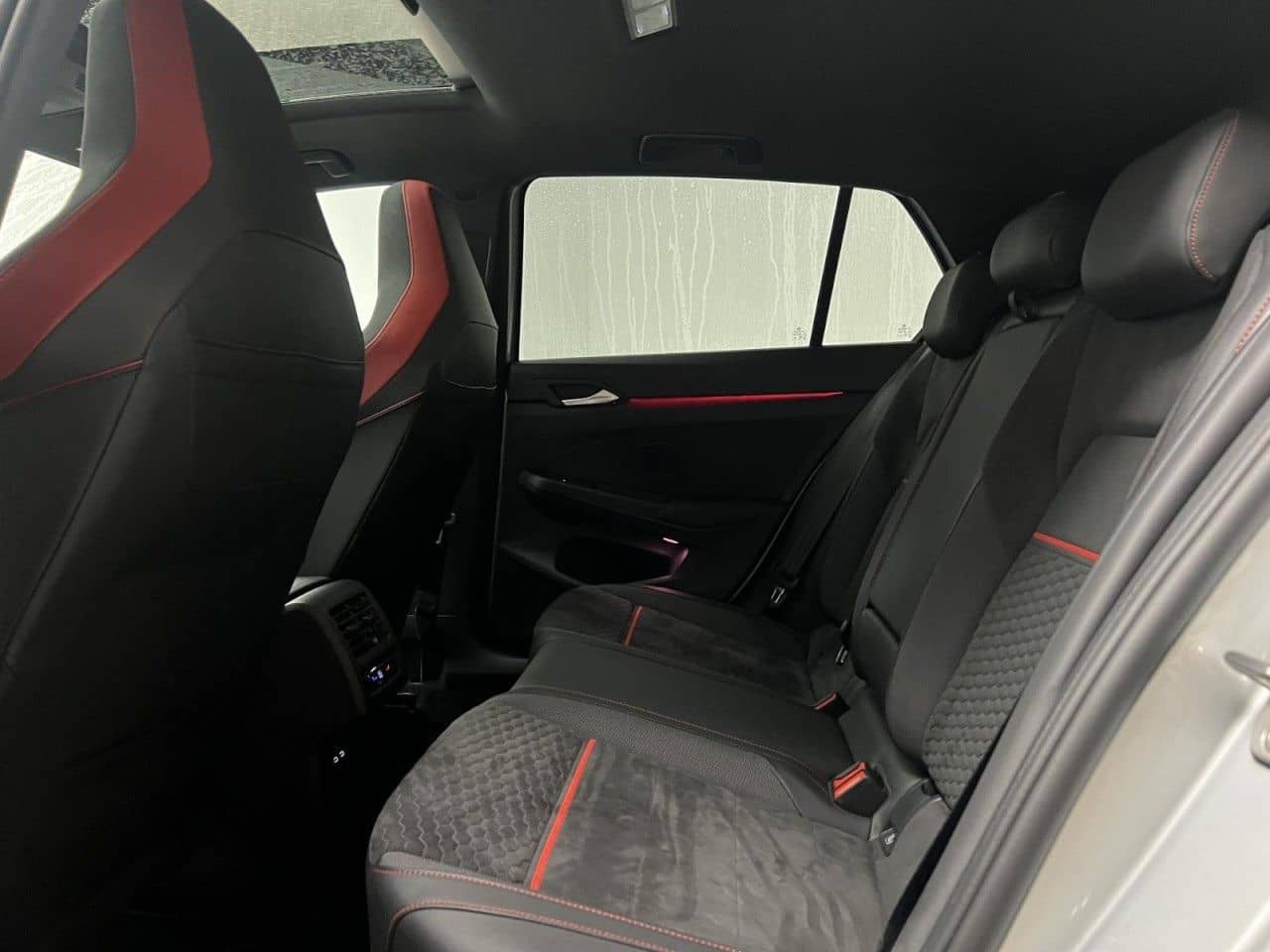 Volkswagen Golf VIII GTI Clubsport 2.0 TSI DSG Klima Navi foto 10