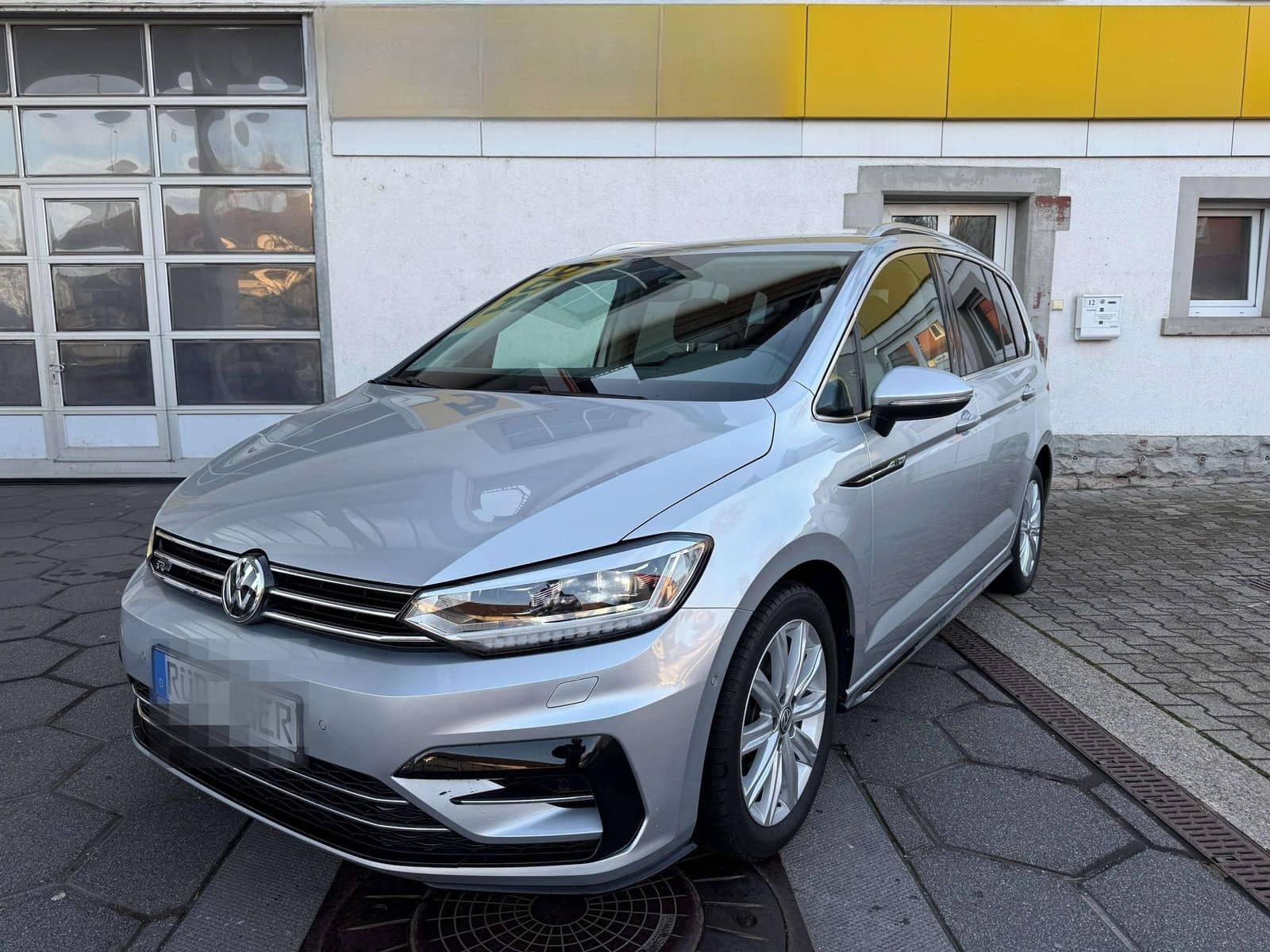Volkswagen Touran Highline *R-LINE* LED NAVI PDC SITZHZG AL foto 1