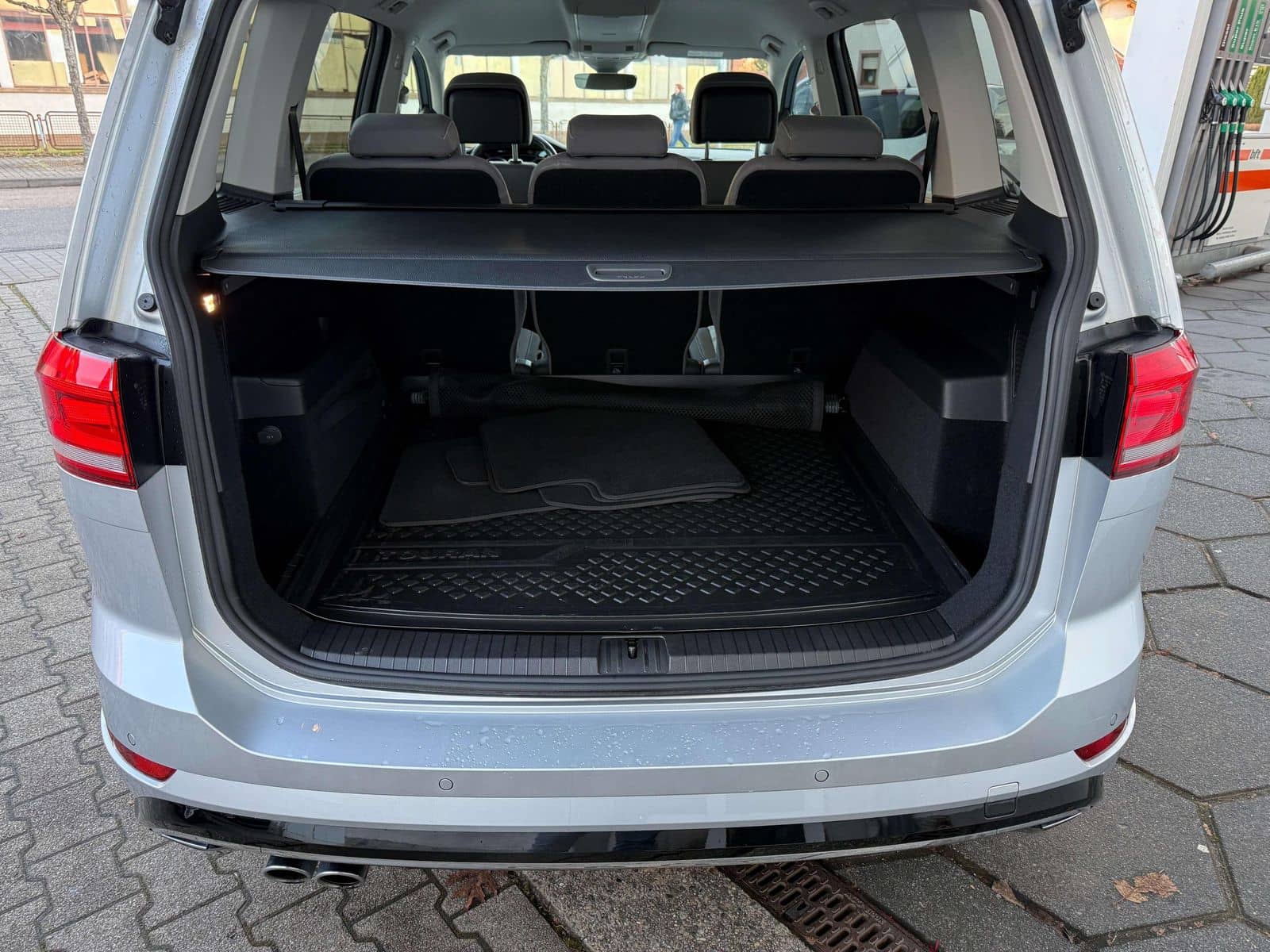 Volkswagen Touran Highline *R-LINE* LED NAVI PDC SITZHZG AL foto 4