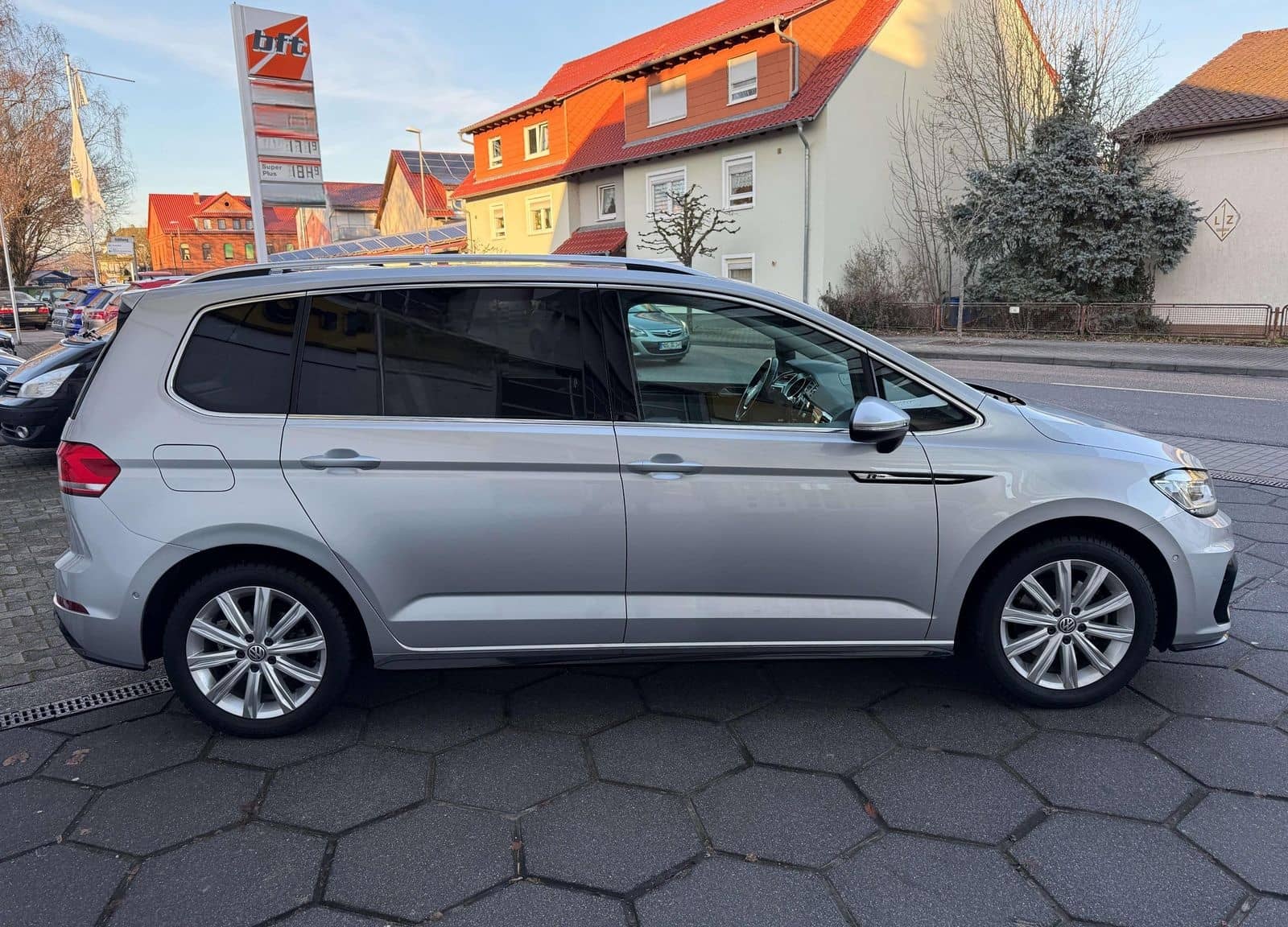 Volkswagen Touran Highline *R-LINE* LED NAVI PDC SITZHZG AL foto 5