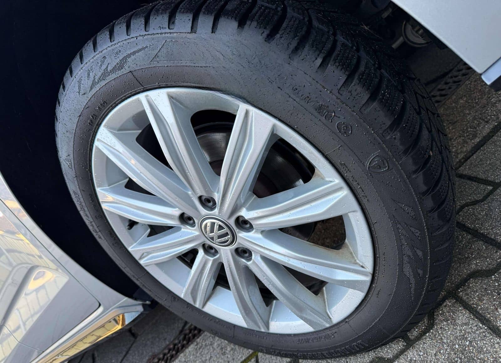 Volkswagen Touran Highline *R-LINE* LED NAVI PDC SITZHZG AL foto 7