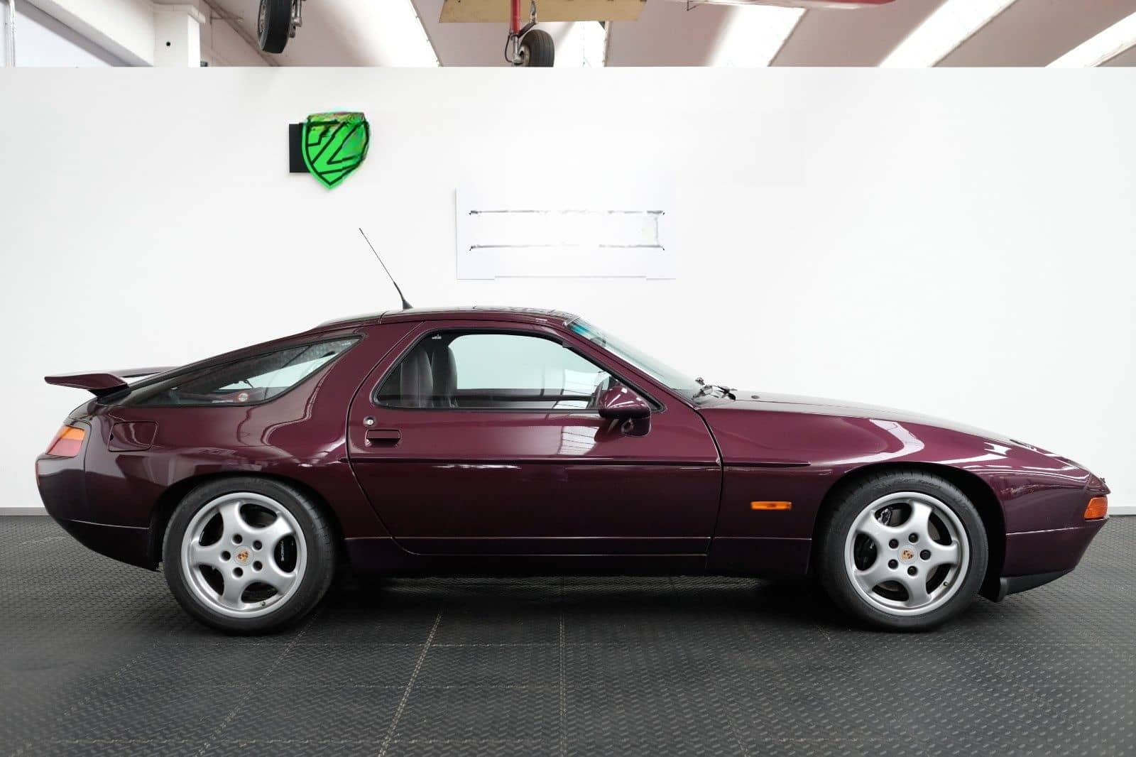 Porsche 928 GTS/UNIKAT/DT.AUSLIEFERUNG/1.HAND foto 2