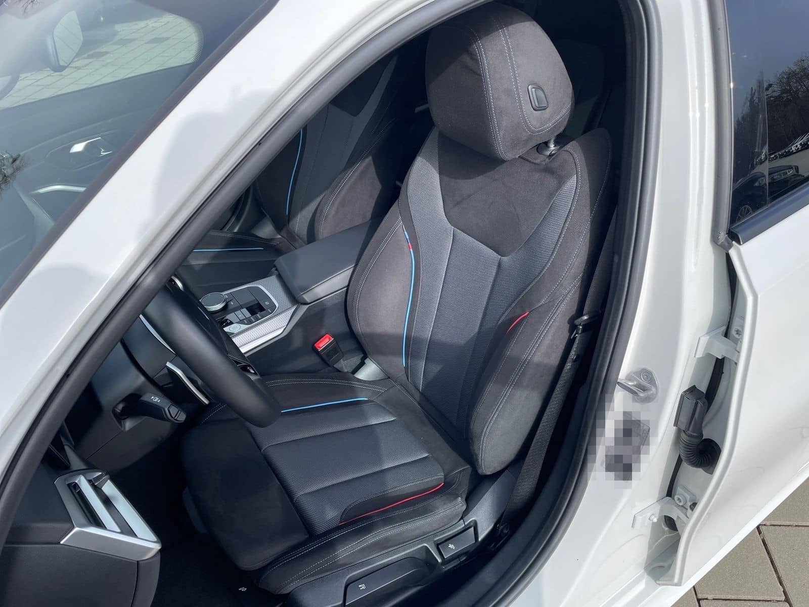 BMW 320i Touring M Sport HUD DA LC Prof. LED PA+ foto 9