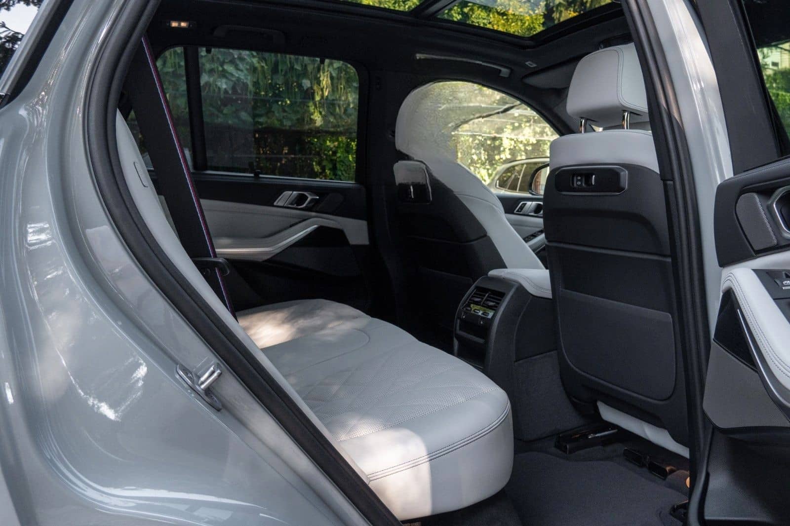 BMW X5 50e M SPORT.LUFTF.DR.ASS.PANO.H/K.360°.AHK.22 foto 23