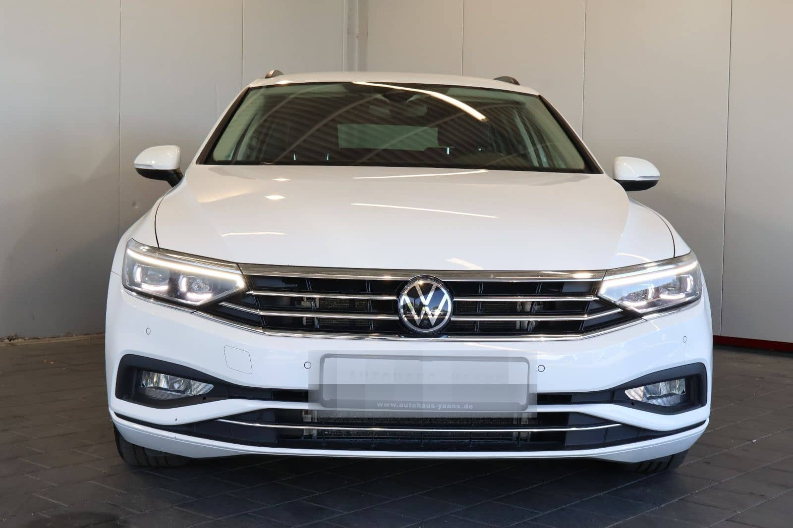 Volkswagen Passat 2.0 TDI Bus.AID+MATRIX+360°+KEY+LEDER+AHK foto 2