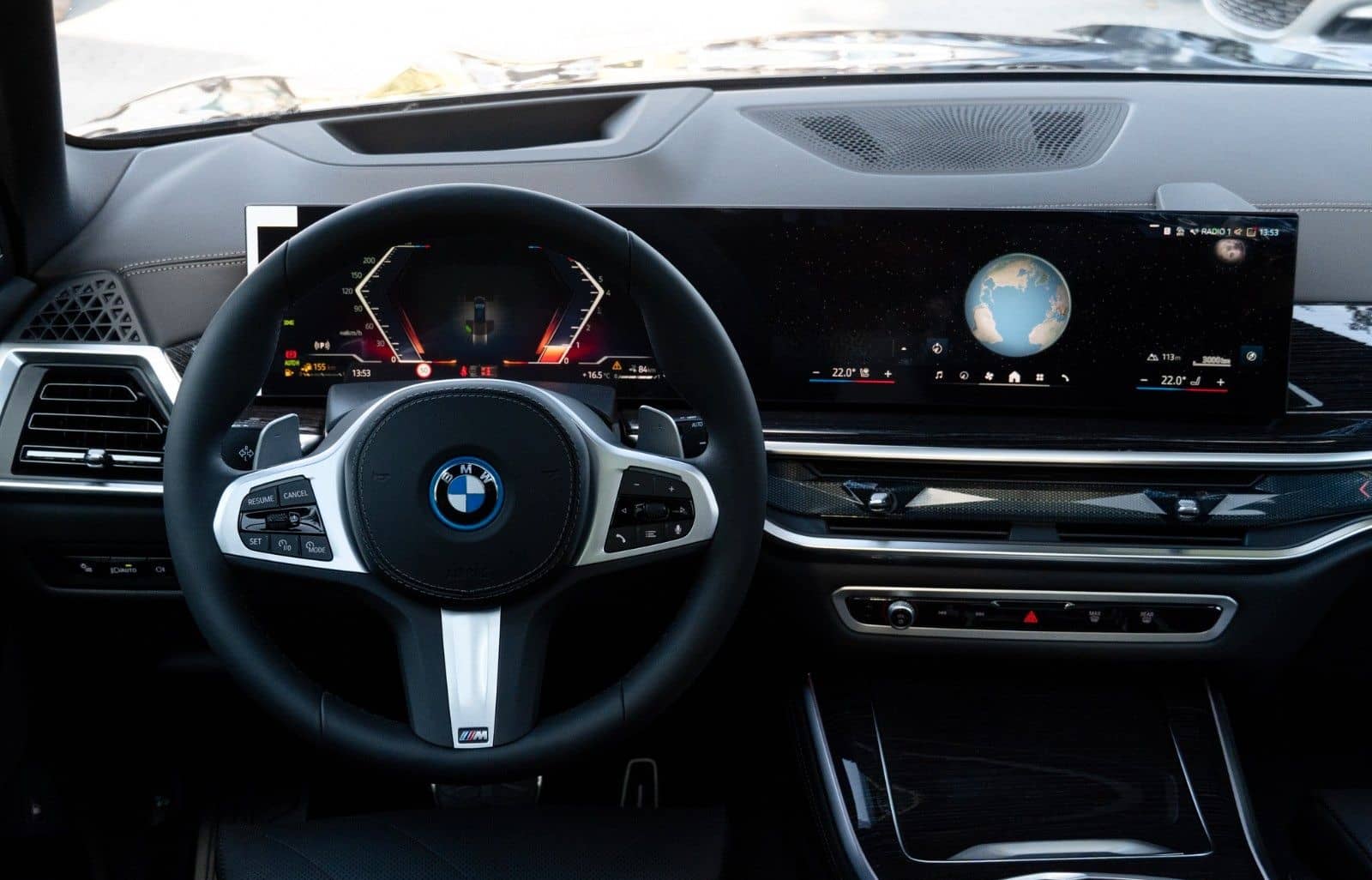 BMW X5 50e M SPORT.LUFTF.PANO.DR.ASS.PRO.360.AHK.22" foto 8