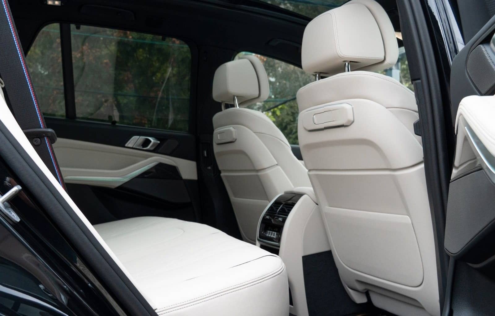 BMW X5 50e M SPORT.LUFTF.PANO.DR.ASS.PRO.4ZONEN.AHK foto 17