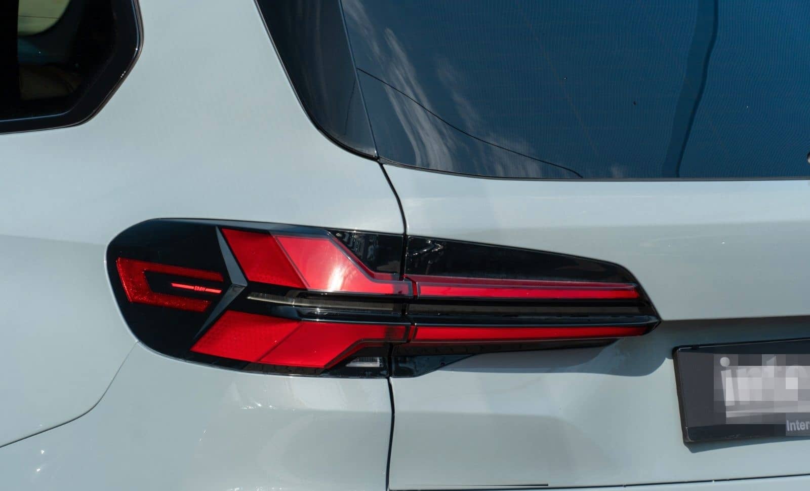 BMW X5 50e M Sport LUFTF.PANO.LHZ.HUD.H/K.360°.AHK foto 7