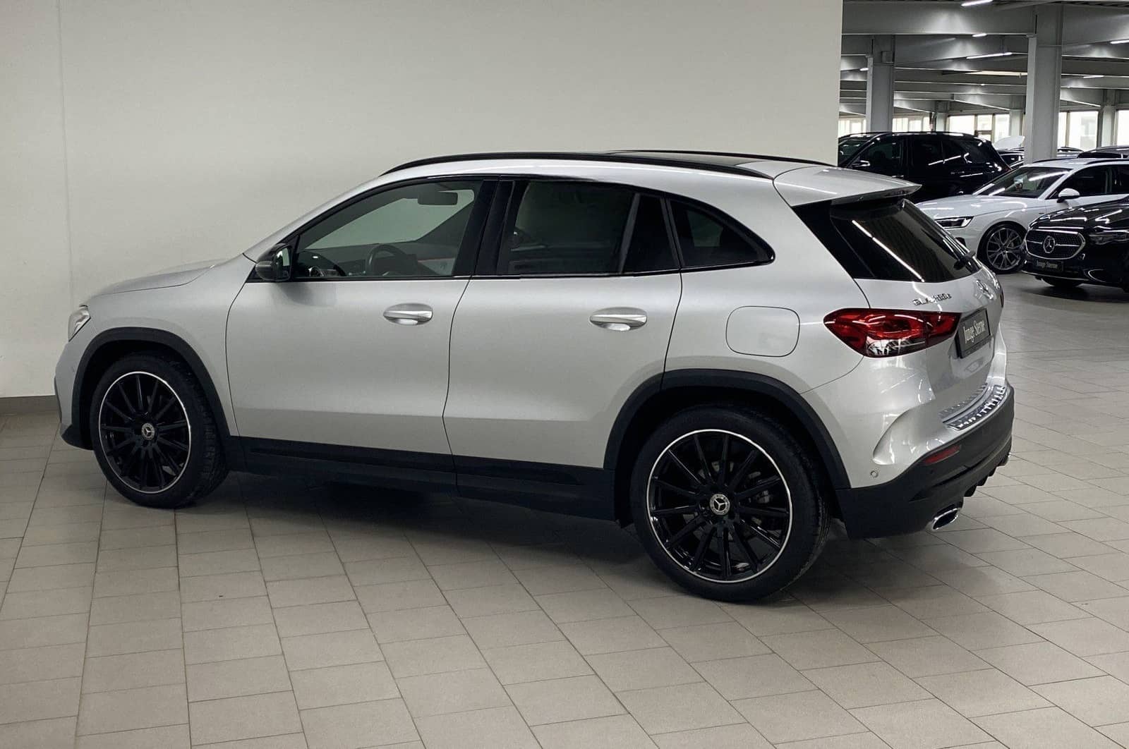 Mercedes-Benz GLA 200 d 4M AMG NIGHT+20"AMG+PANO+DIST+KAM+AMBI foto 2