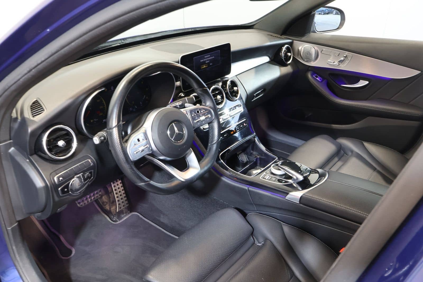 Mercedes-Benz C 300 T d AMG Line WIDE+DISTRONIC+LED+BURMESTER foto 10