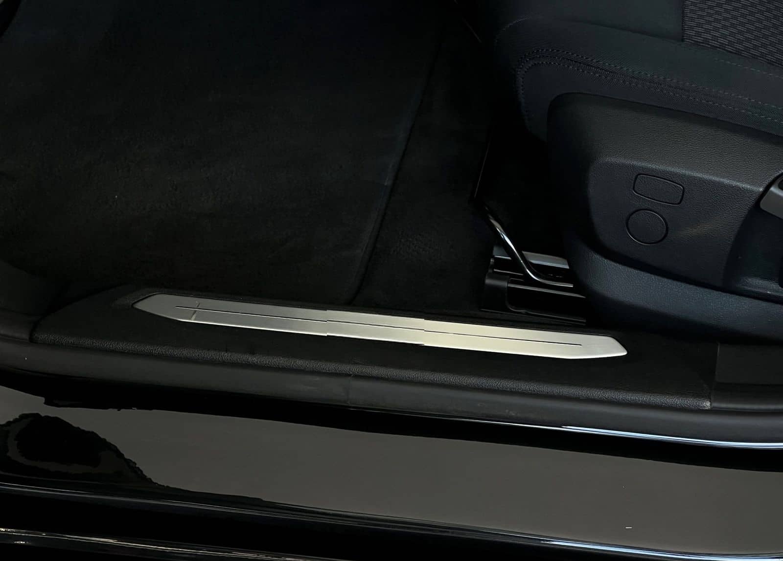 BMW 118i Advantage NAVI LED AHK HUD PDC foto 15