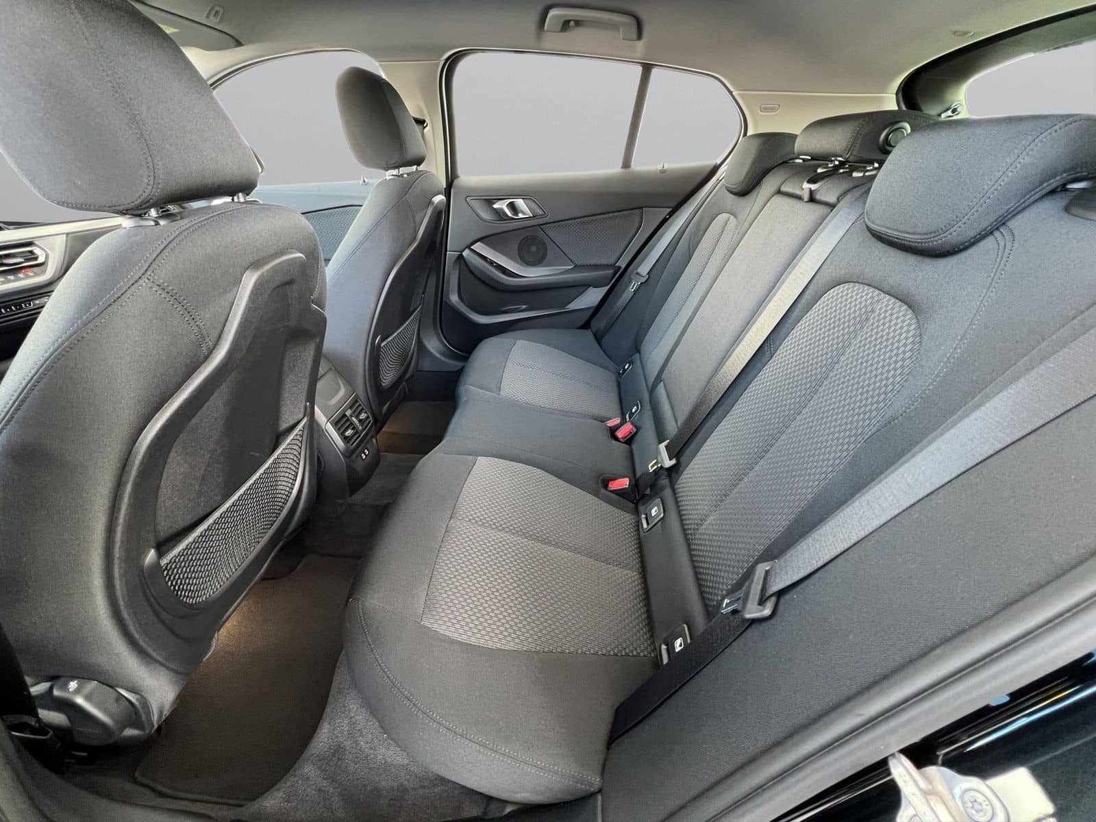 BMW 118i Advantage NAVI LED AHK HUD PDC foto 7