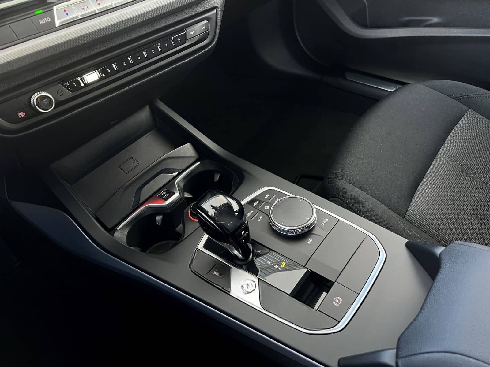 BMW 118i Advantage NAVI LED AHK HUD PDC foto 9