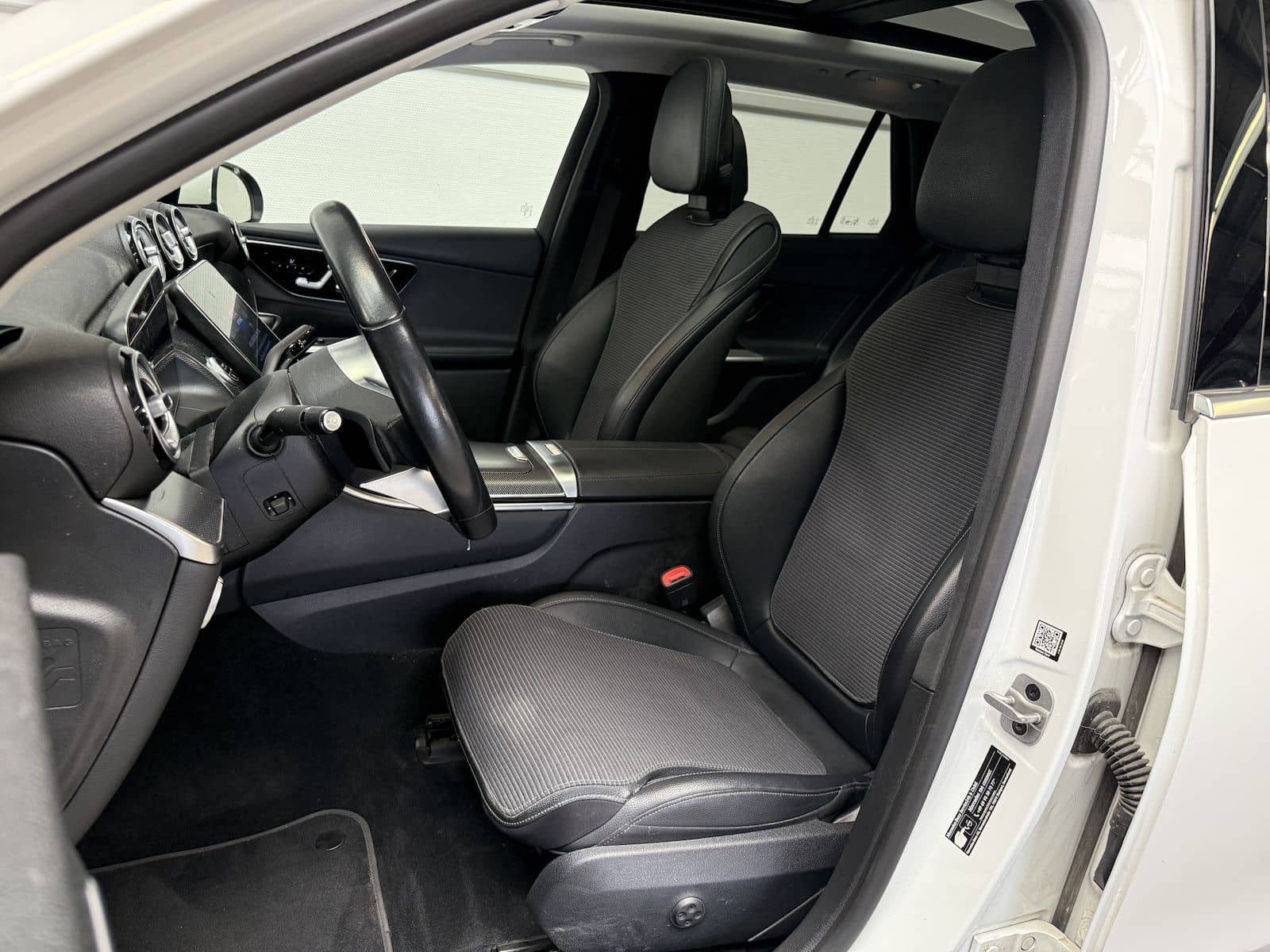 Mercedes-Benz GLC 220 d 4M /PANO/DIGITAL/T-LEDER/BURM./AHK/Dis foto 4