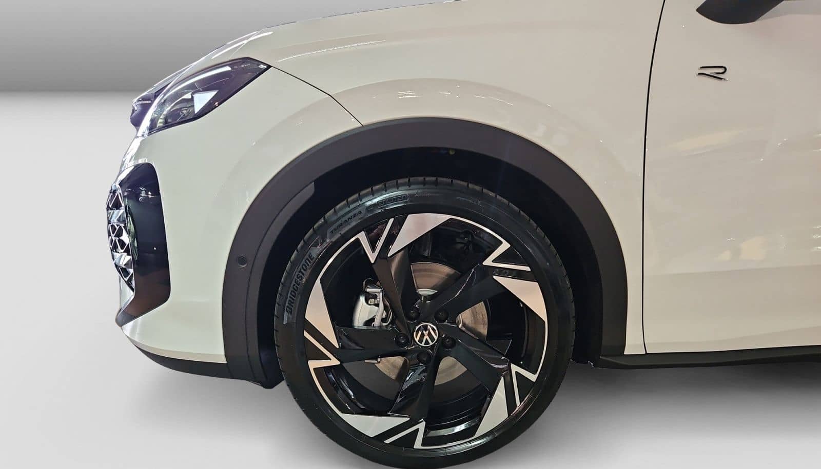 Volkswagen T-Roc R-Line 1.5 l eTSI DSG Navi IQ-Light inkl. foto 5