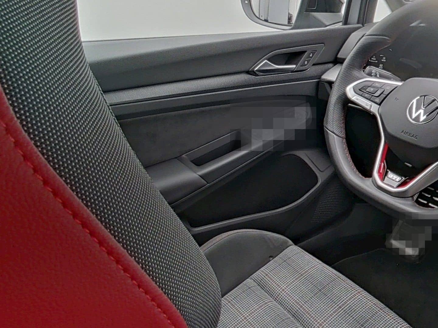 Volkswagen Golf 8 2.0 TSI DSG GTI IQ.LIGHT NAVI PANORAMA AR foto 14