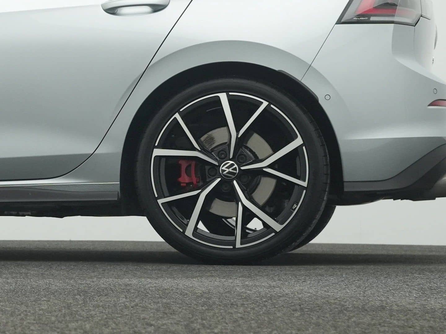 Volkswagen Golf 8 2.0 TSI DSG GTI IQ.LIGHT NAVI PANORAMA AR foto 25