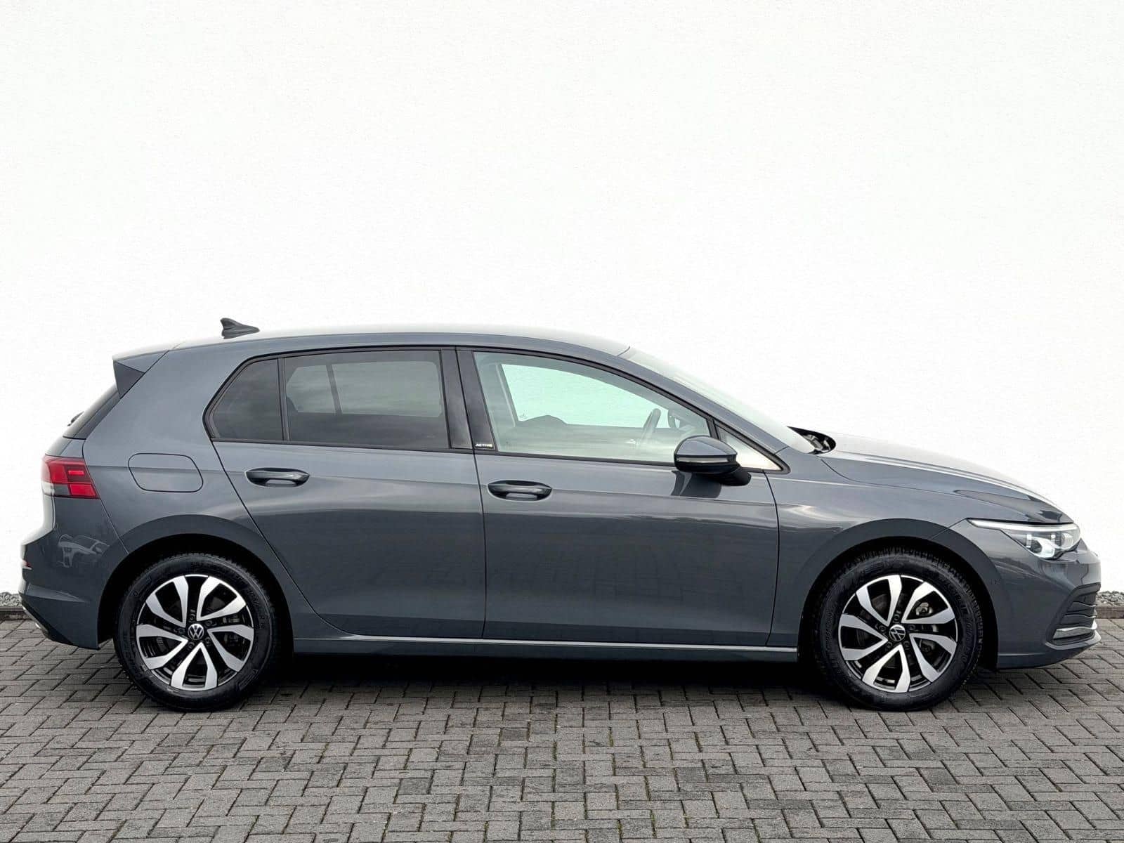 Volkswagen Golf 8 Lim. 1.5 TSI /NAVI/LED/ACC/HUD/CAM/GARANT foto 4